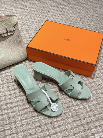 ua H**me5 oasis sandal