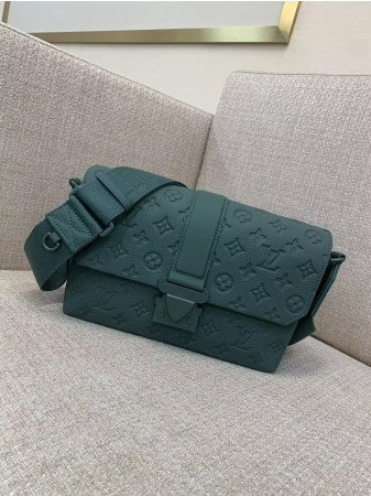 LV M24439 S-Cape Messenger
