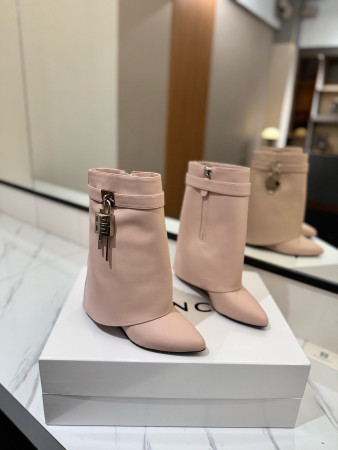 UA Givenchy Boots