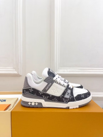 UA LV trainer Sneakers