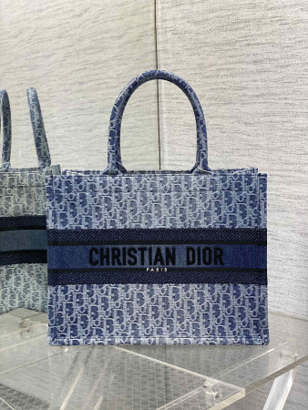 medium D*or book tote blue denim D*or oblique jacquard 36 x 27.5 x 16.5 cm