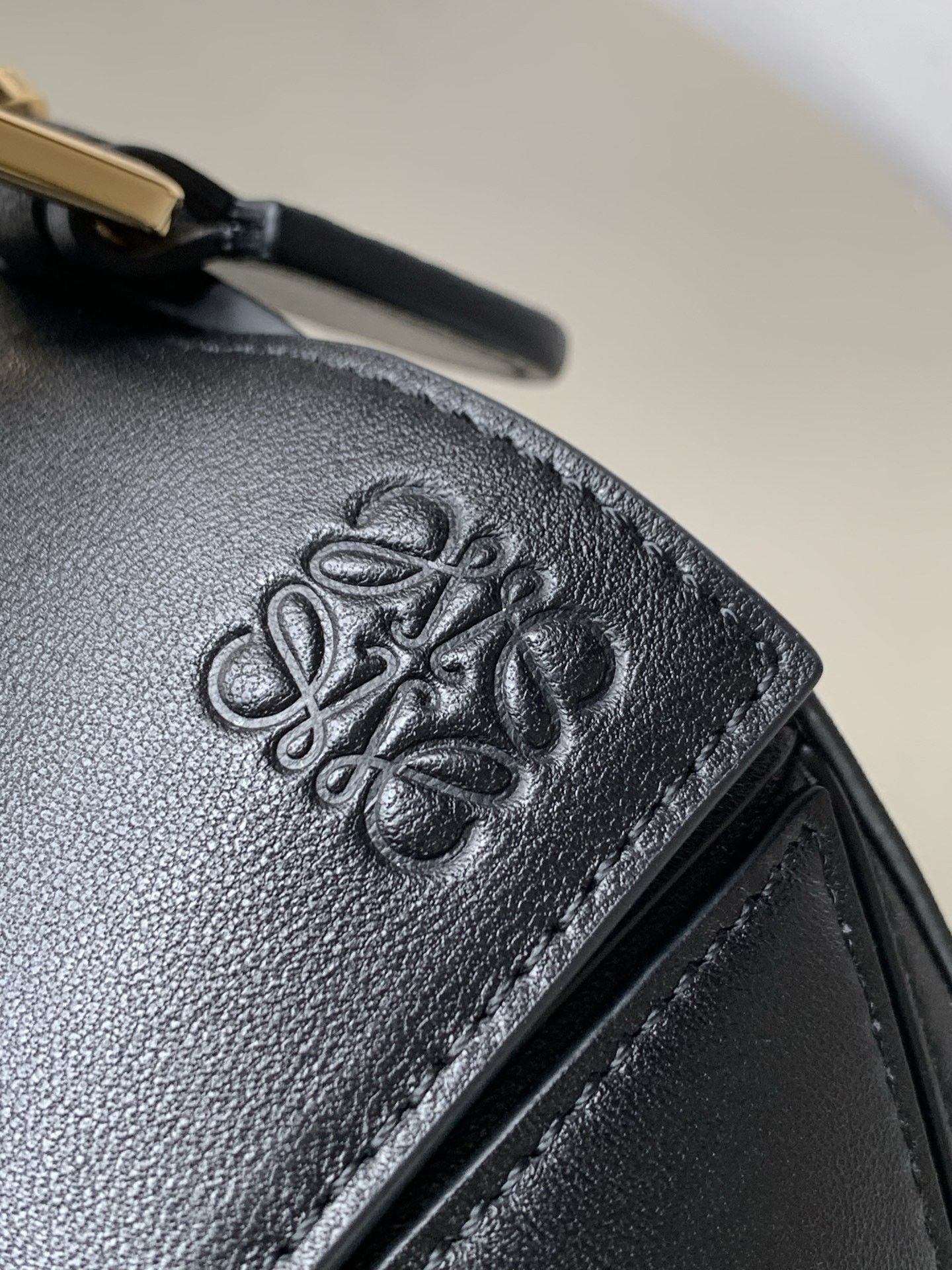 L0ew* small featherlight puzzle bag in nappa lambskin  16.5x24x10.5cm