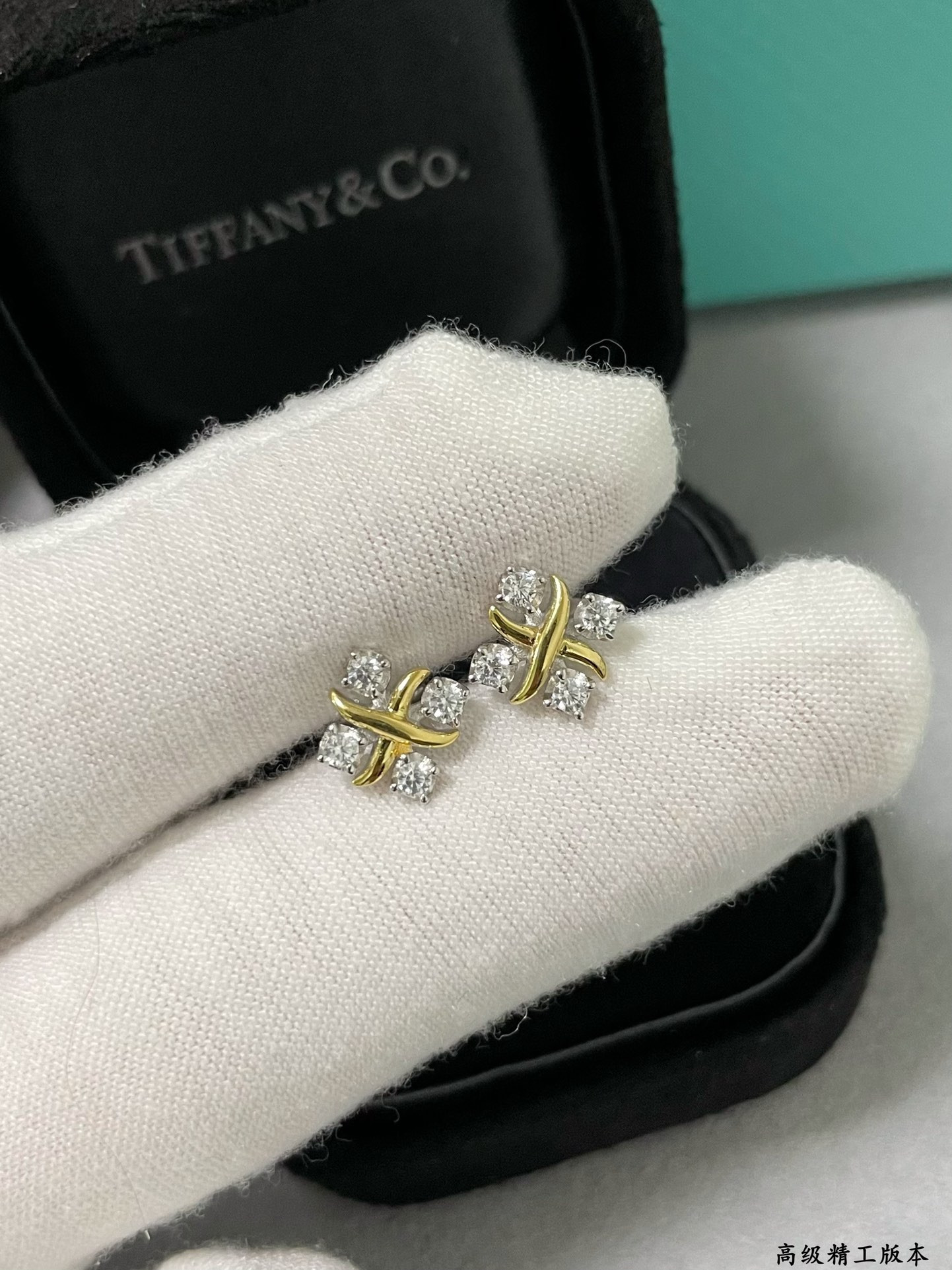 T*f*ny & co. double tone cross earrings