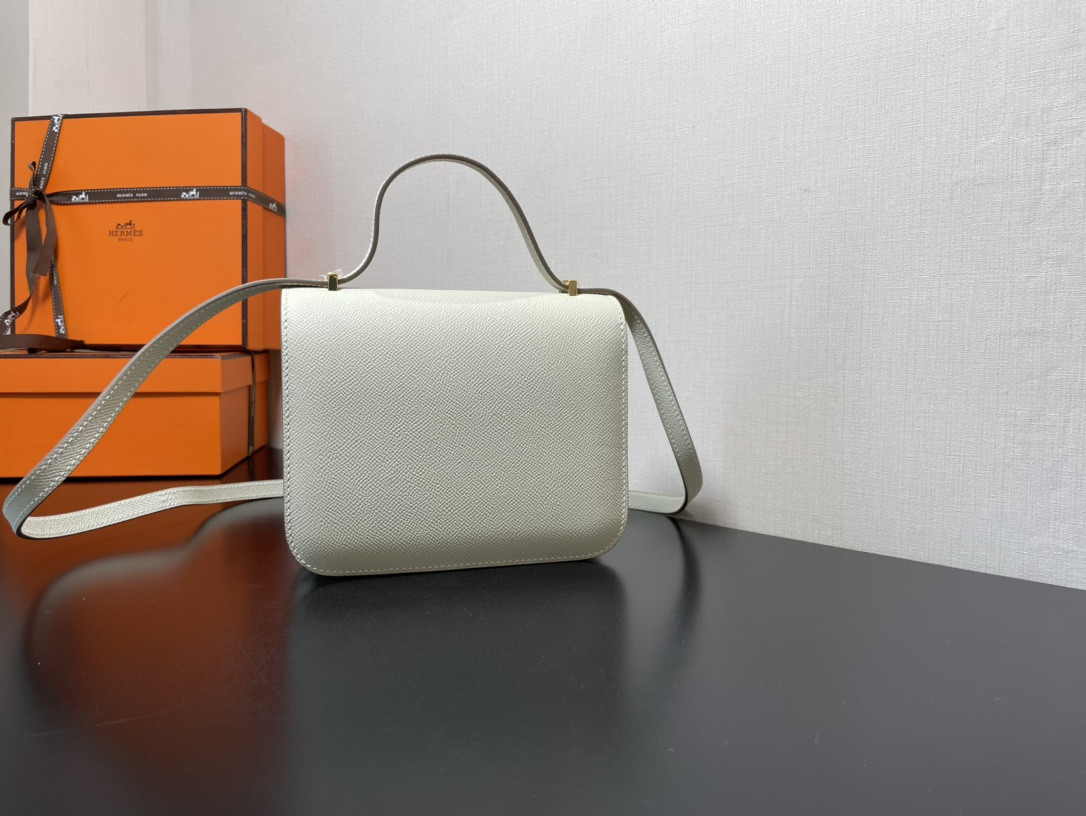H**mes constance 24 white epsom leather gold hardware 9.4"x5.9"x3"