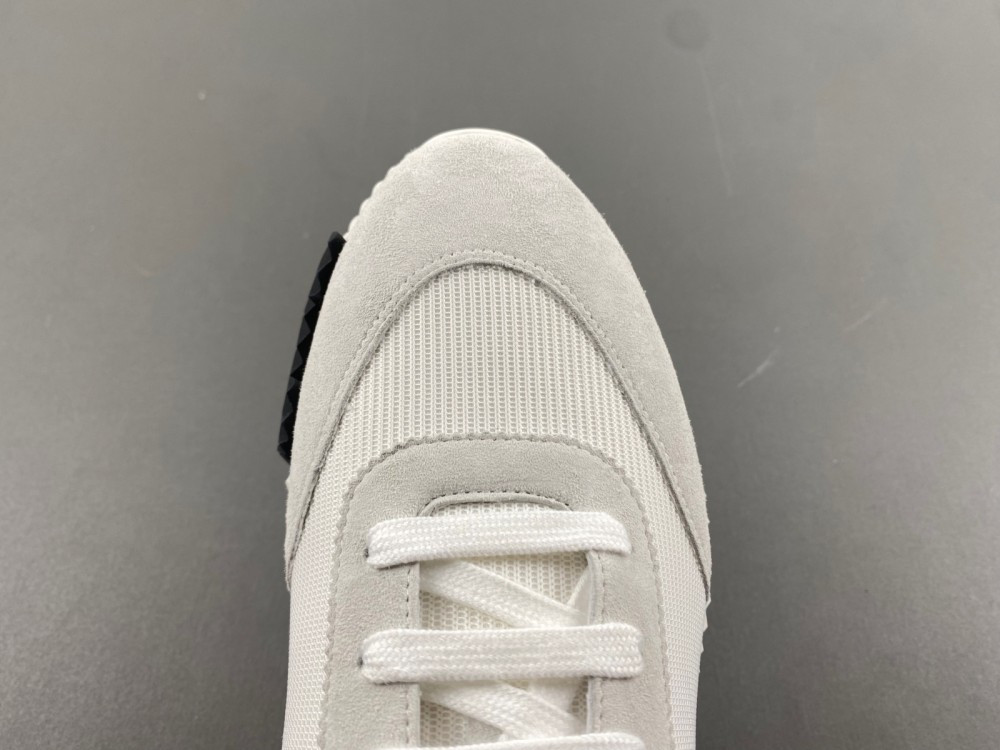 ua H**me5 bouncing sneaker