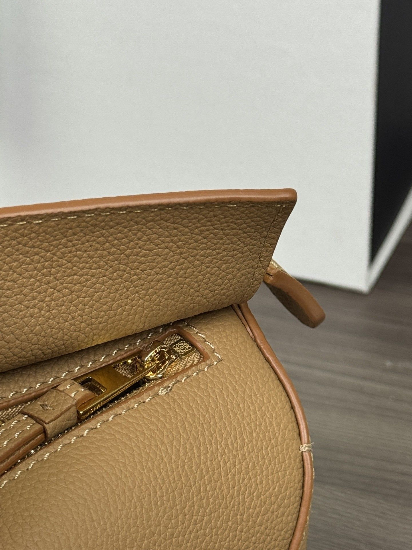 L0ew* mini puzzle edge bag in soft grained calfskin 18x12.5x8cm
