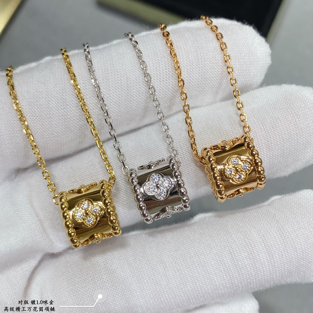 V*N CL*F & arpels kaleidoscope necklace