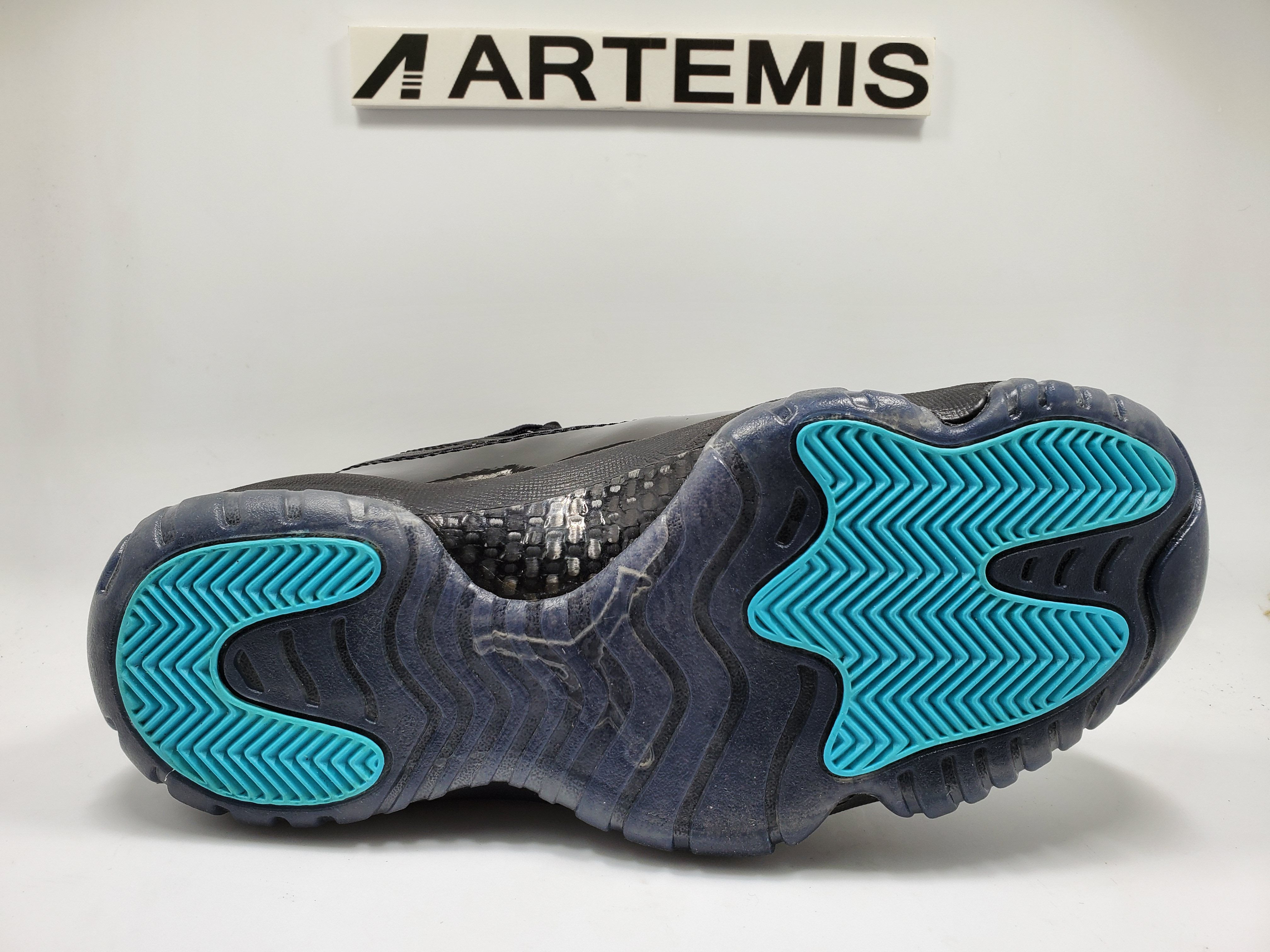 Air Jordan 11 Retro Gamma Blue