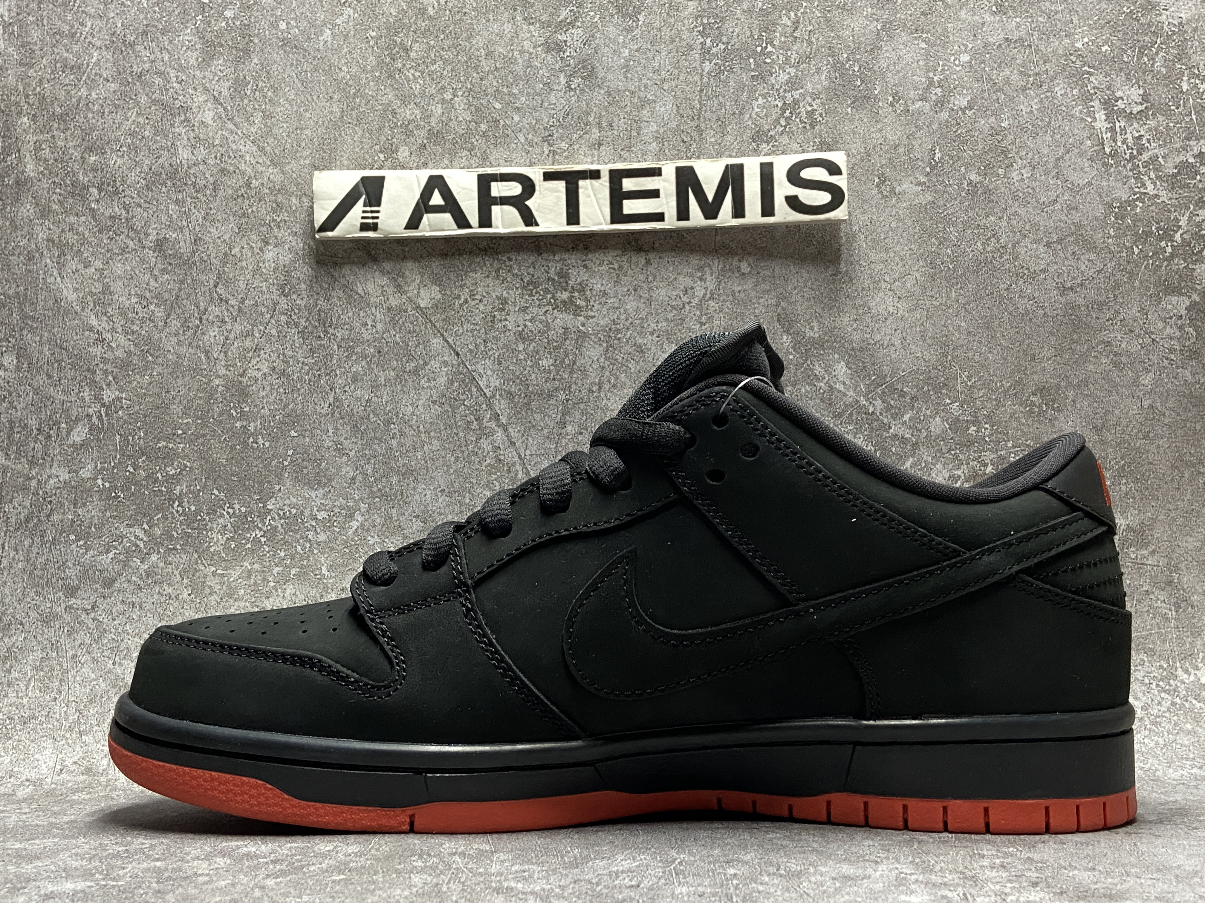 Nike SB Dunk Low Black Pigeon