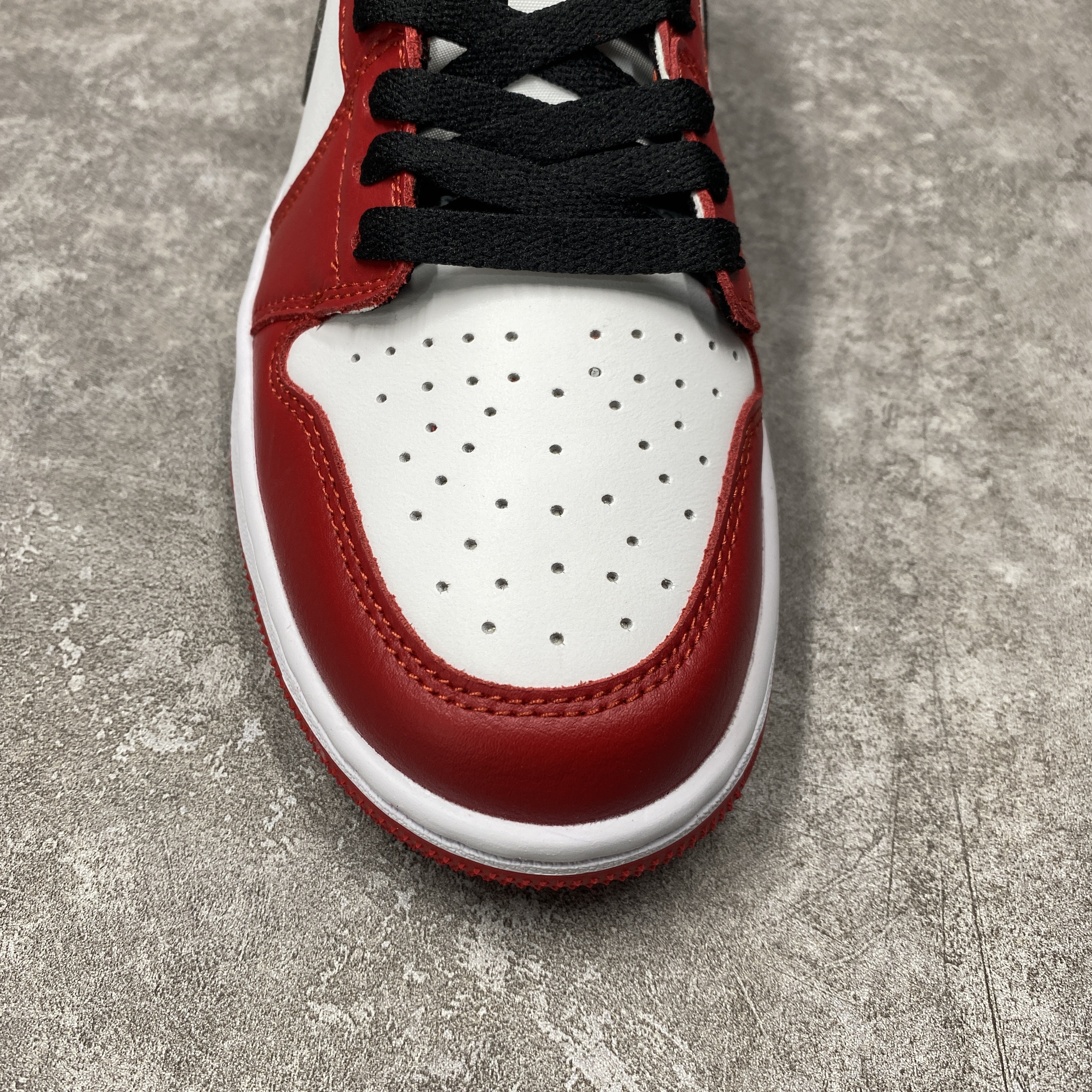 Jordan 1 Retro Low Golf