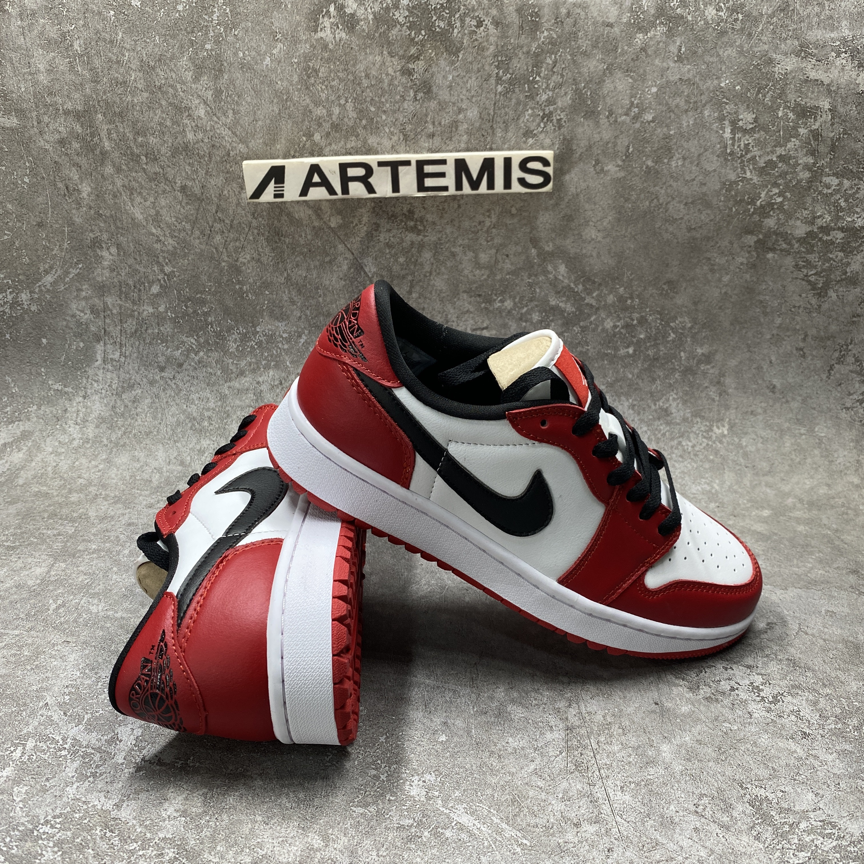Jordan 1 Retro Low Golf