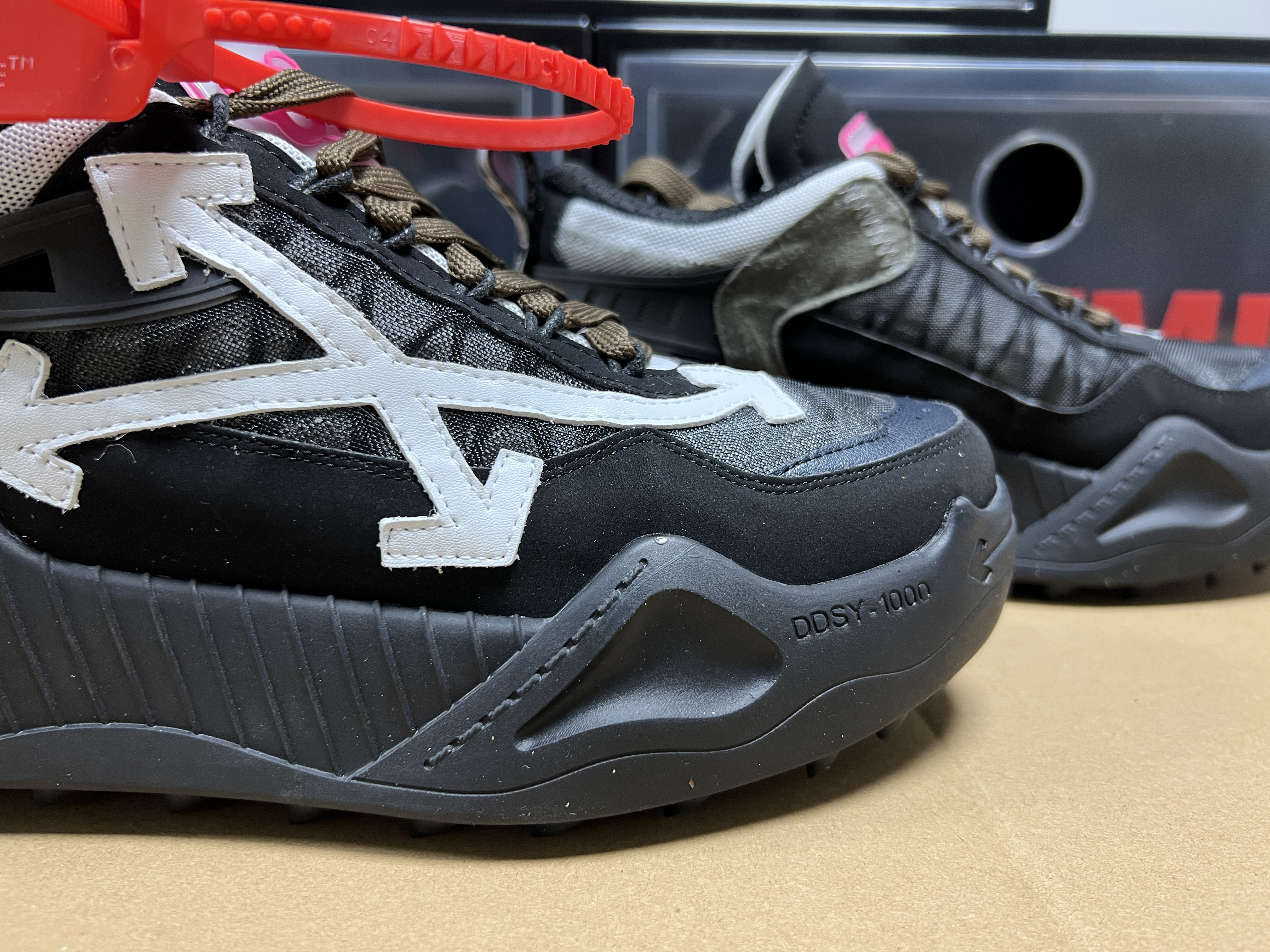 Off-White Odsy-1000 Black