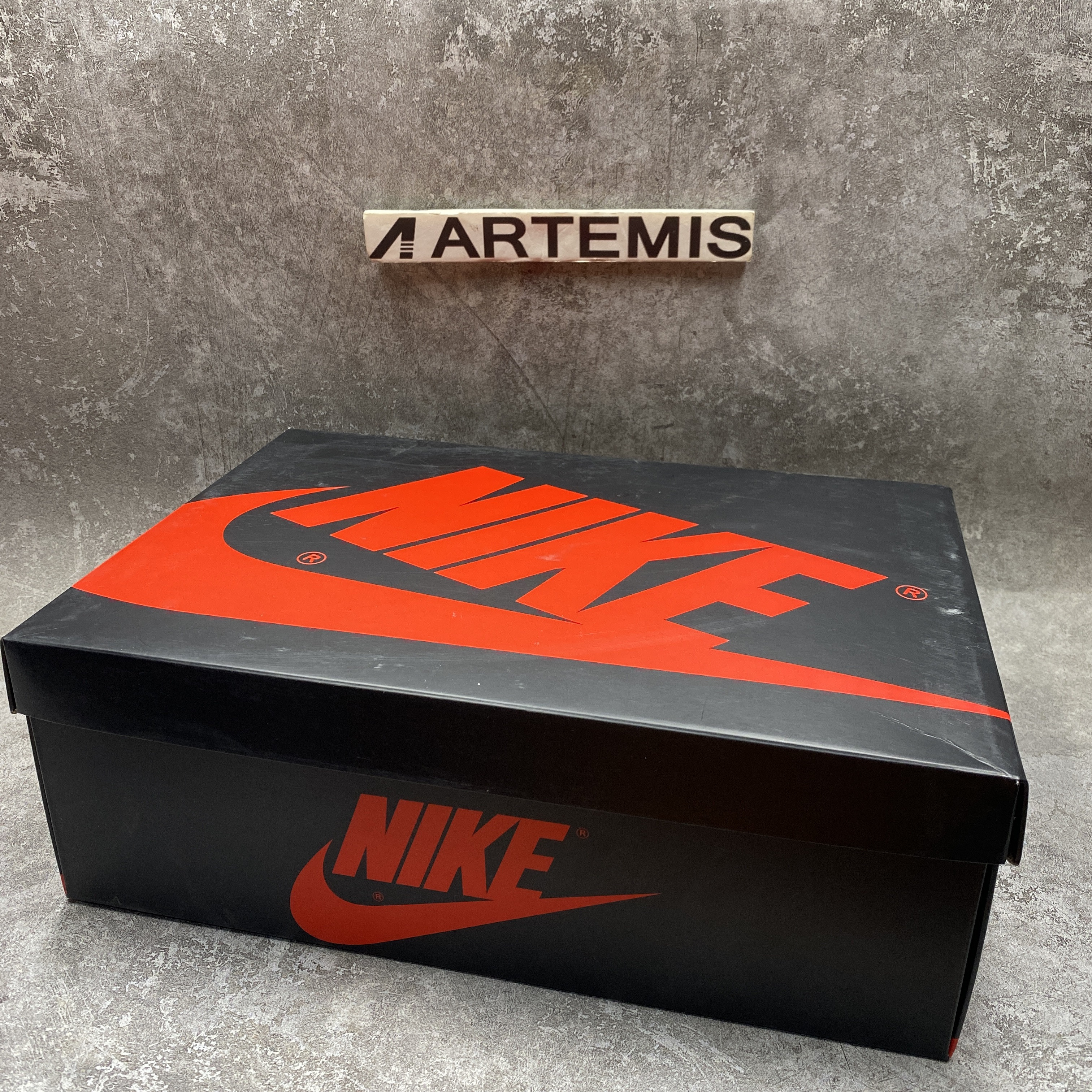 Air Jordan 1 Retro High OG Heirloom