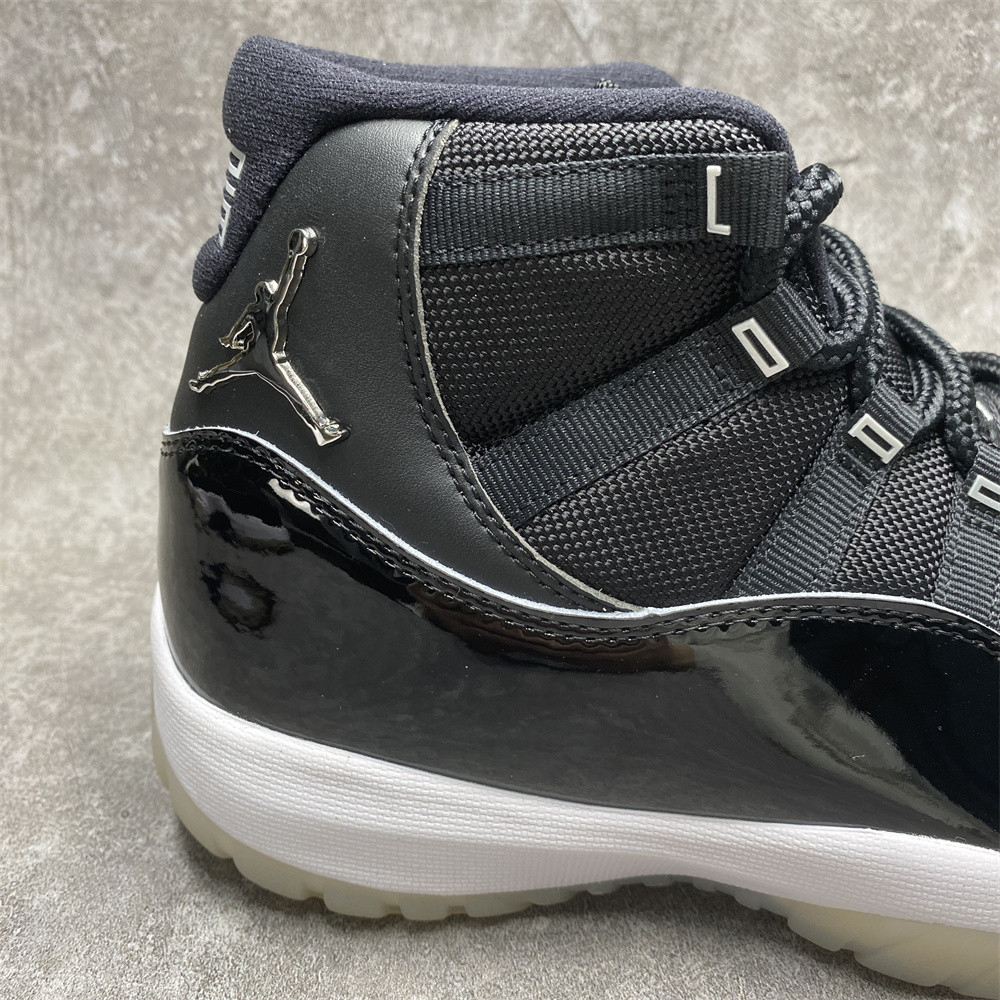 AIR JORDAN 11 RETRO