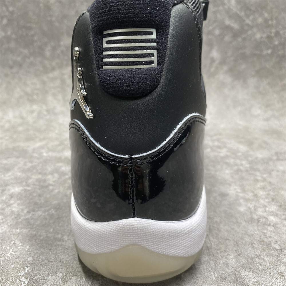 AIR JORDAN 11 RETRO