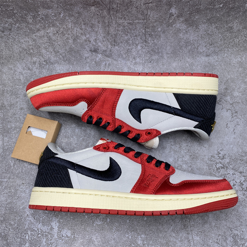 Air Jordan1 Retro Low OG Trophy Room Away