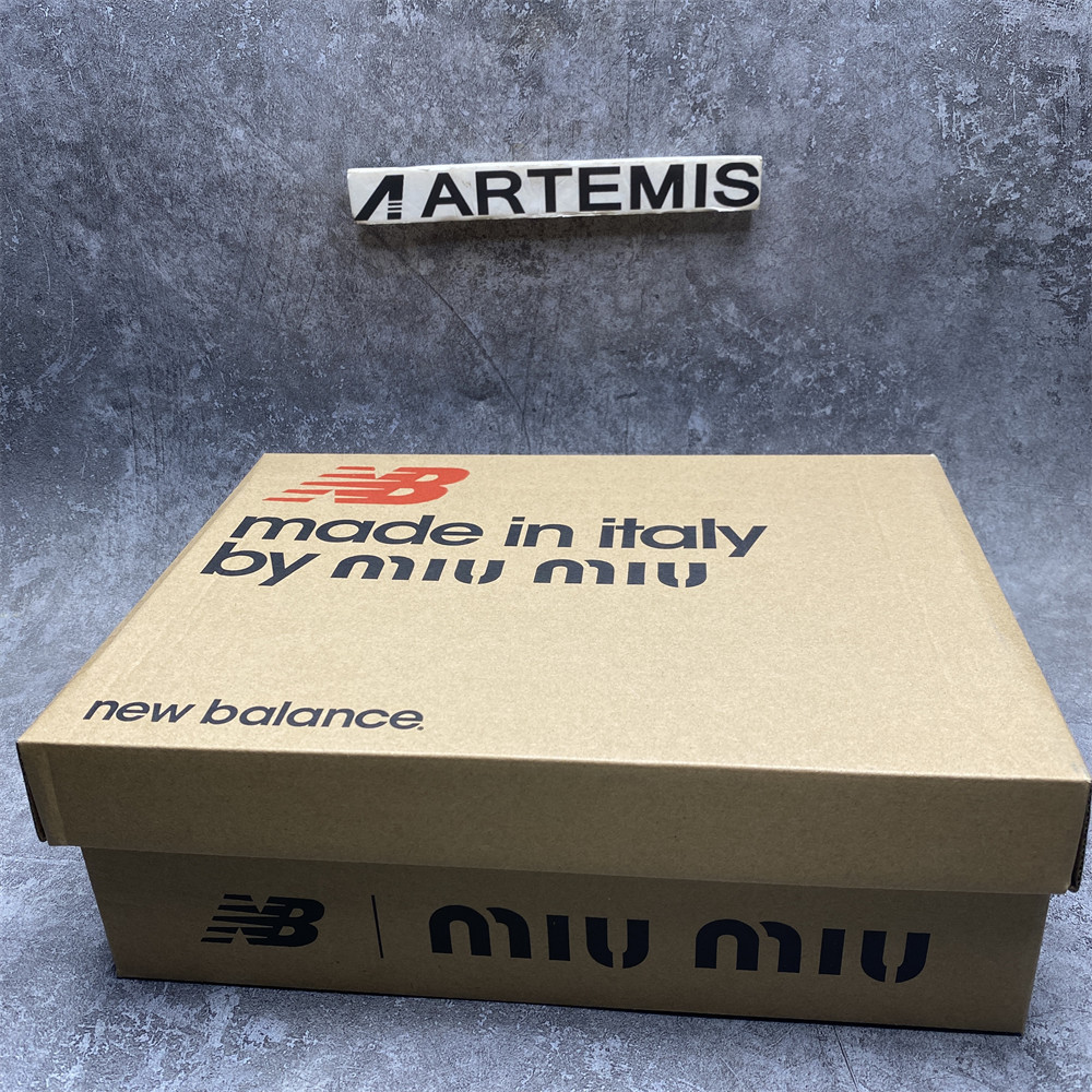 UA Miu Miu x New Balance 530 SL 