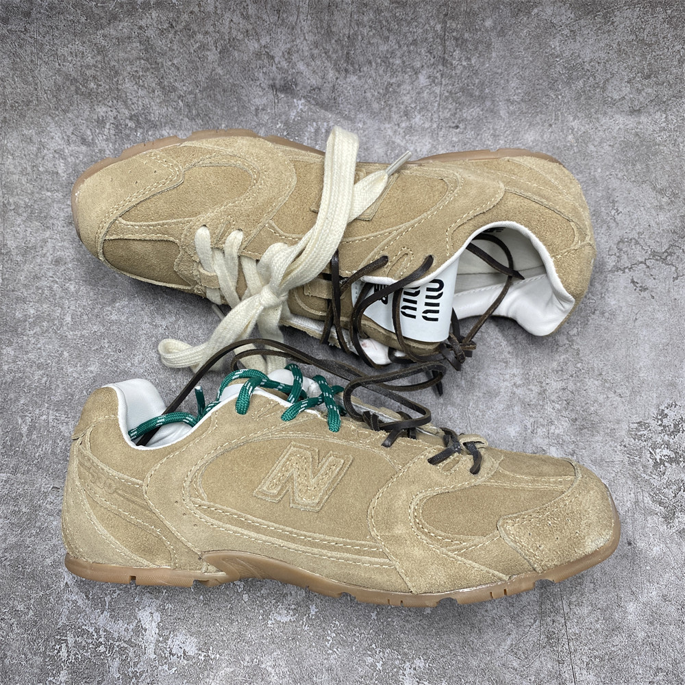 UA Miu Miu x New Balance 530 SL 