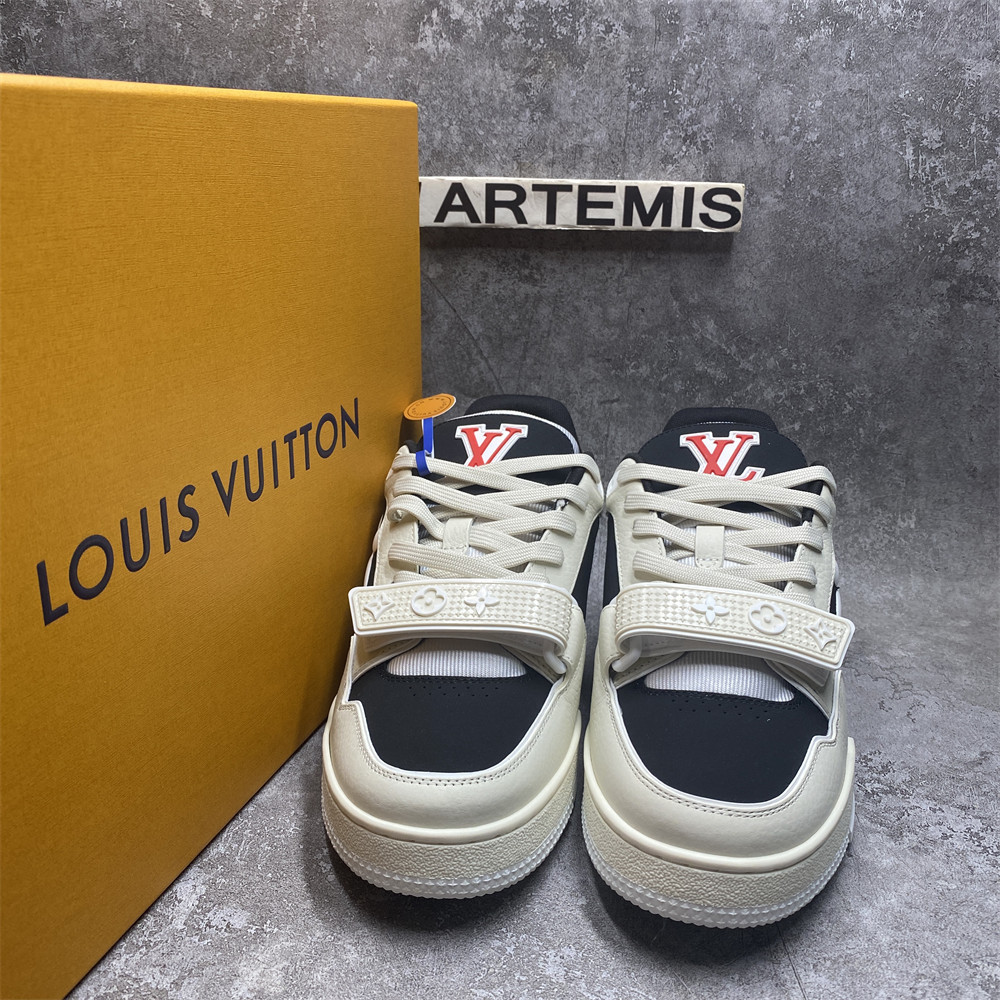 UA LV Trainer Sneaker