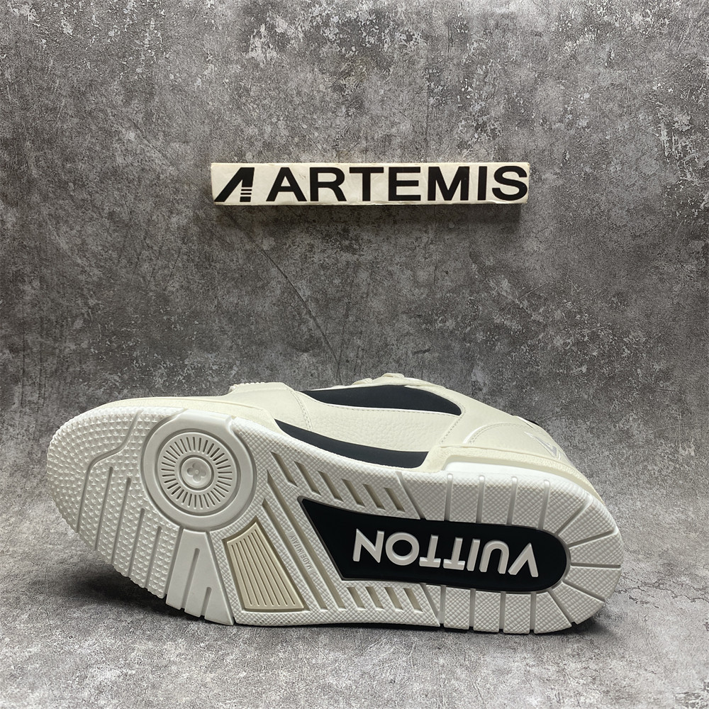 UA LV Trainer Sneaker