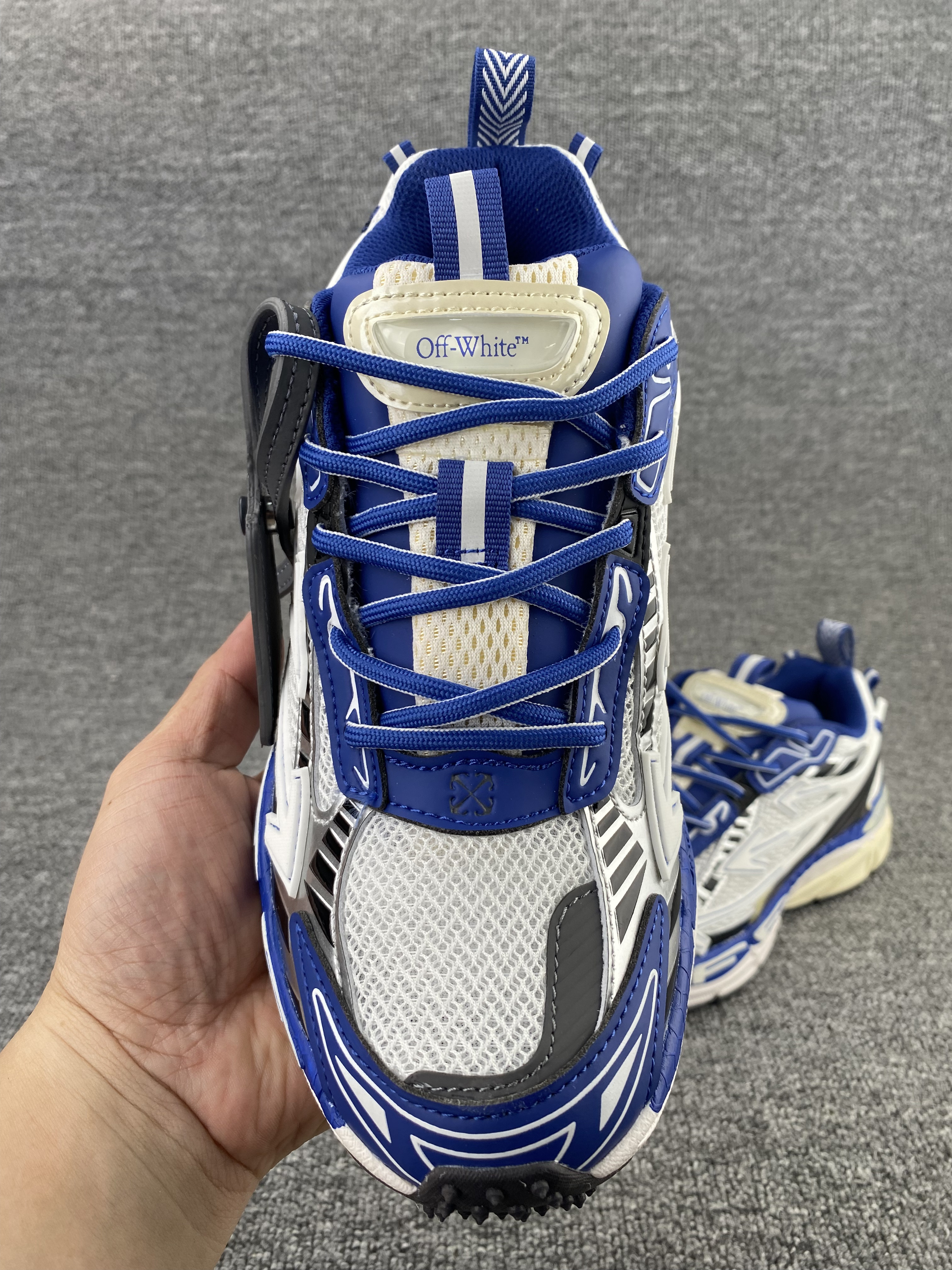 UA Off-White "BE RIGHT BACK"