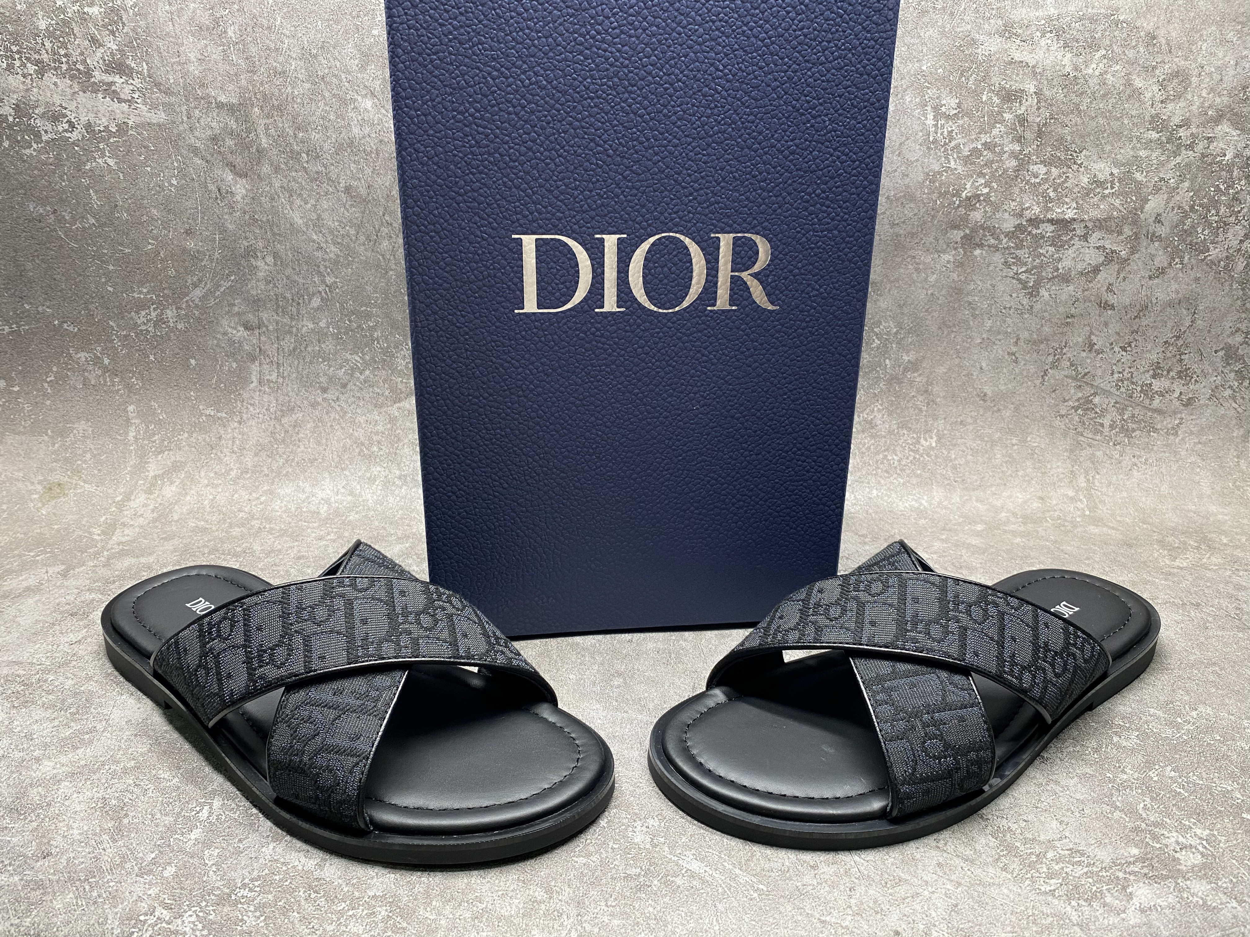 ua D*or alias sandal