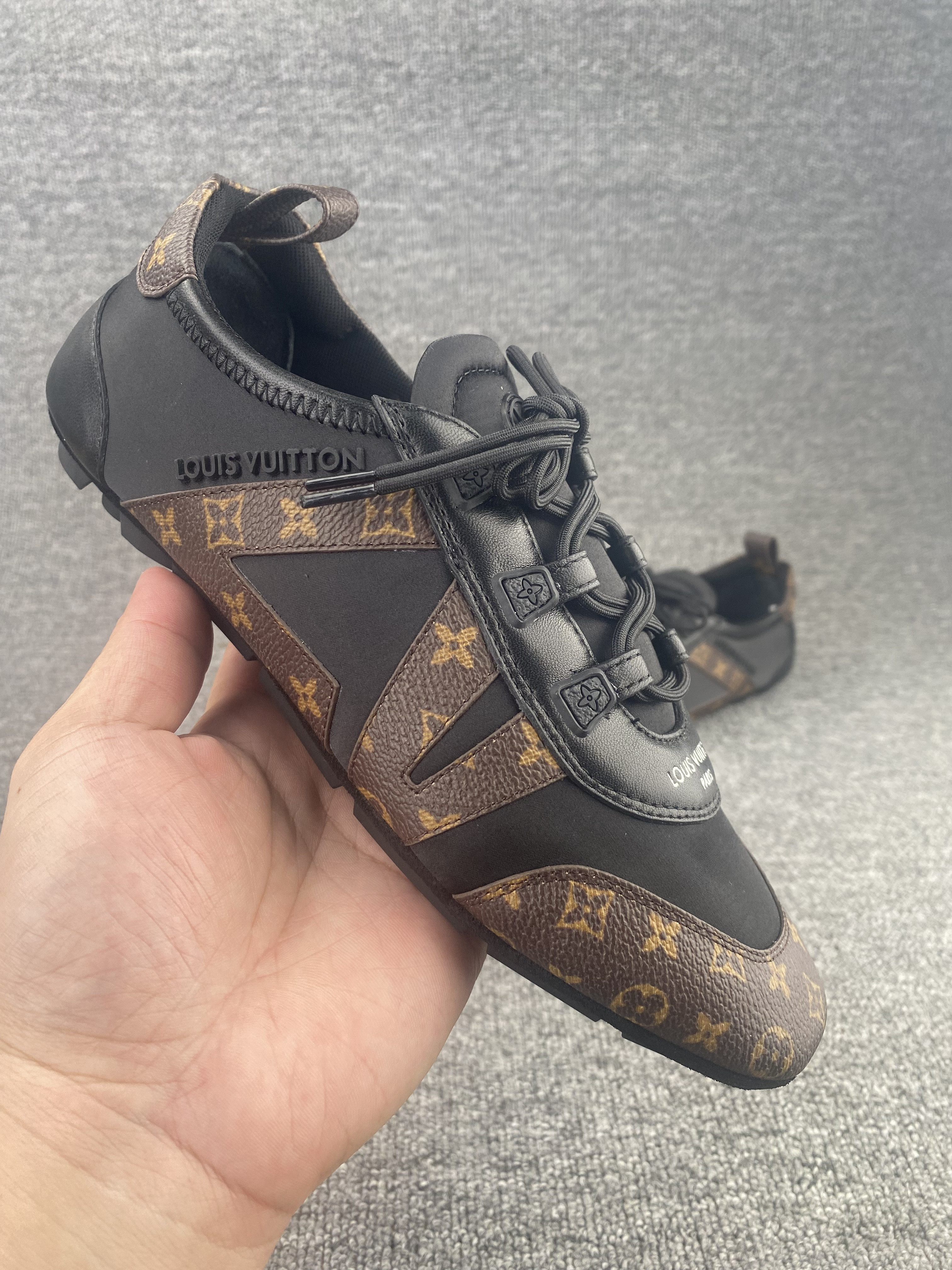 UA LV Sneaker
