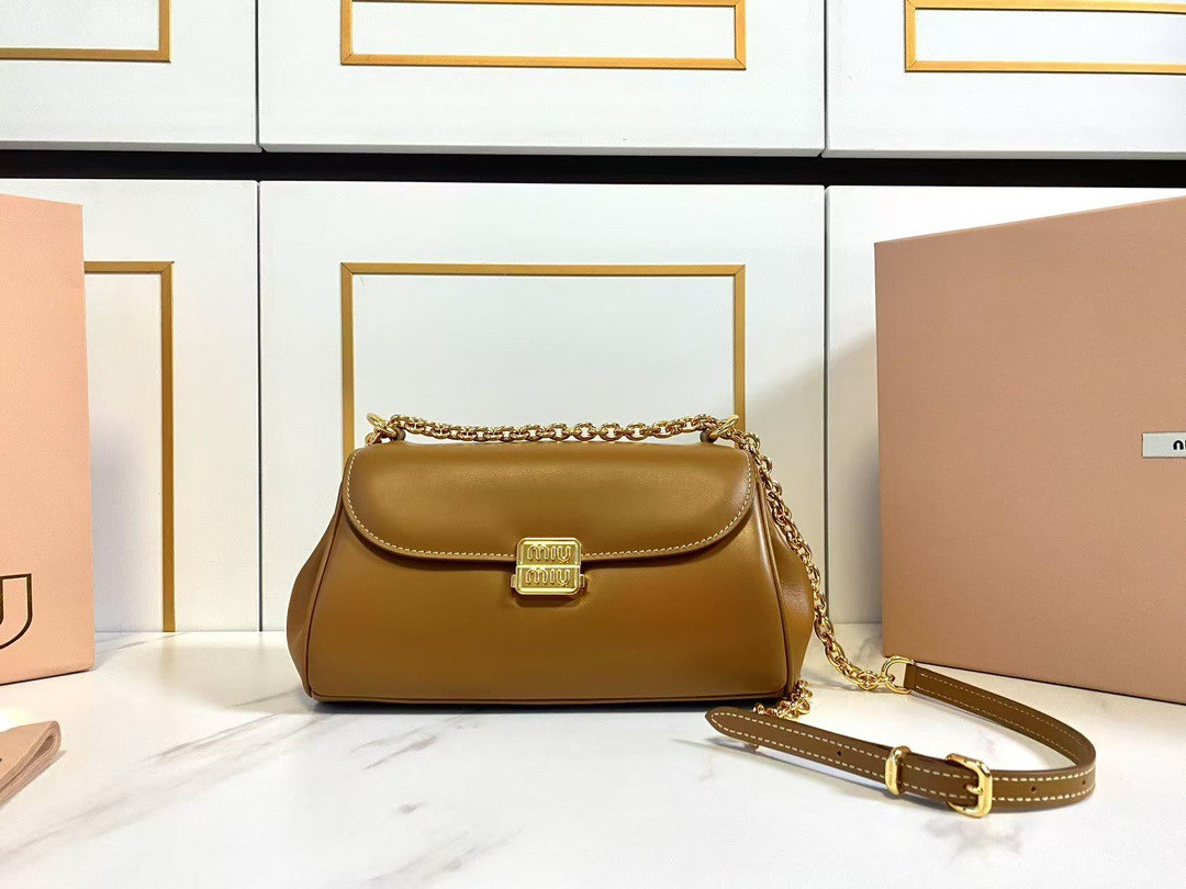 Miu Miu Leather shoulder bag 13.5x24x9cm