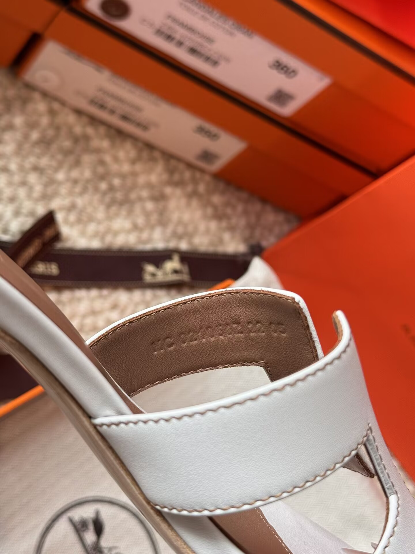 ua H**me5 oasis white sandal