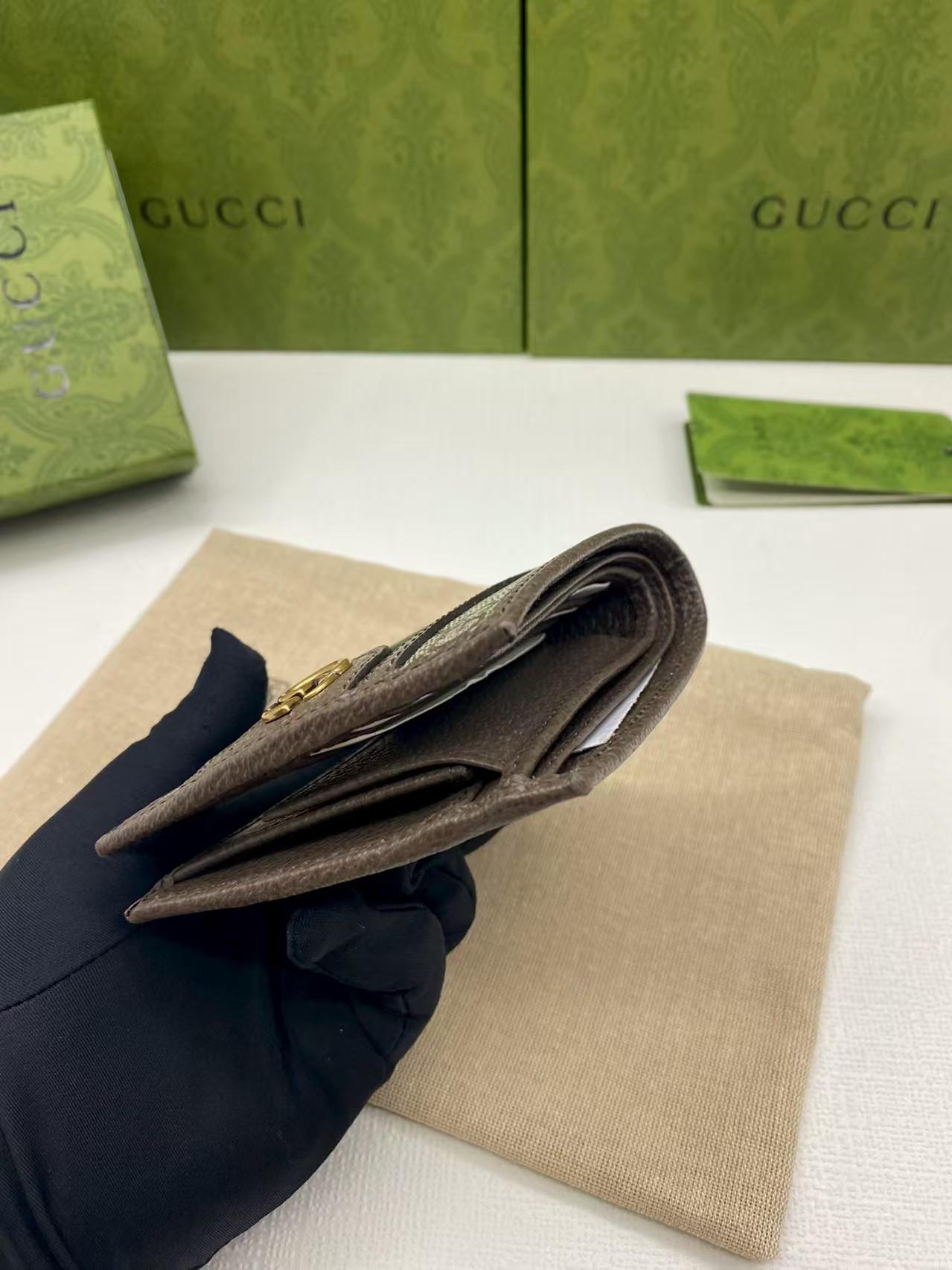 G*u*i gg card case wallet