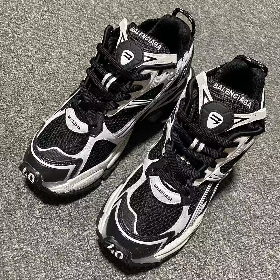 ua Ba*len*cia*ga runner sneaker in white