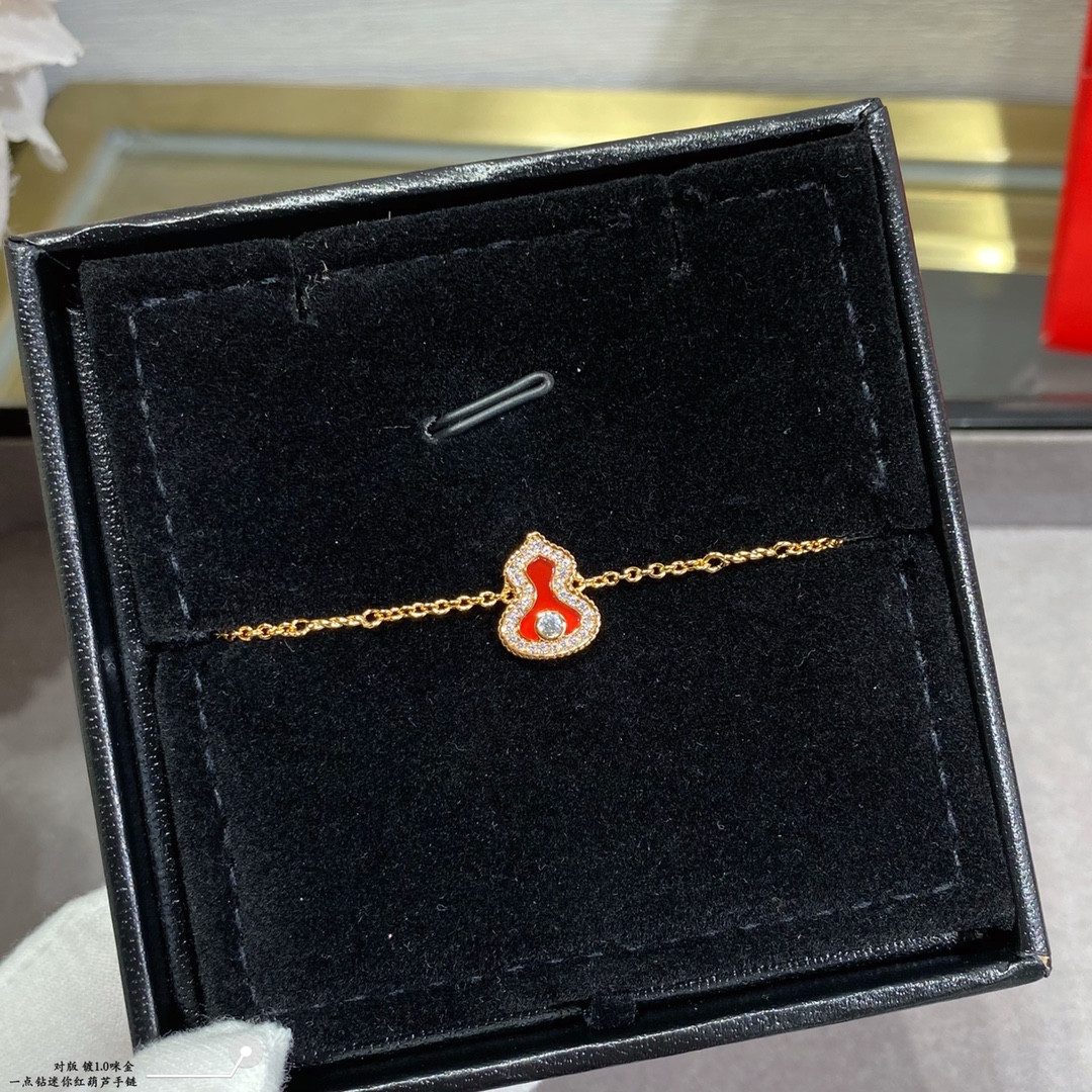 qeelin mini Di*m*nd red gourd bracelet