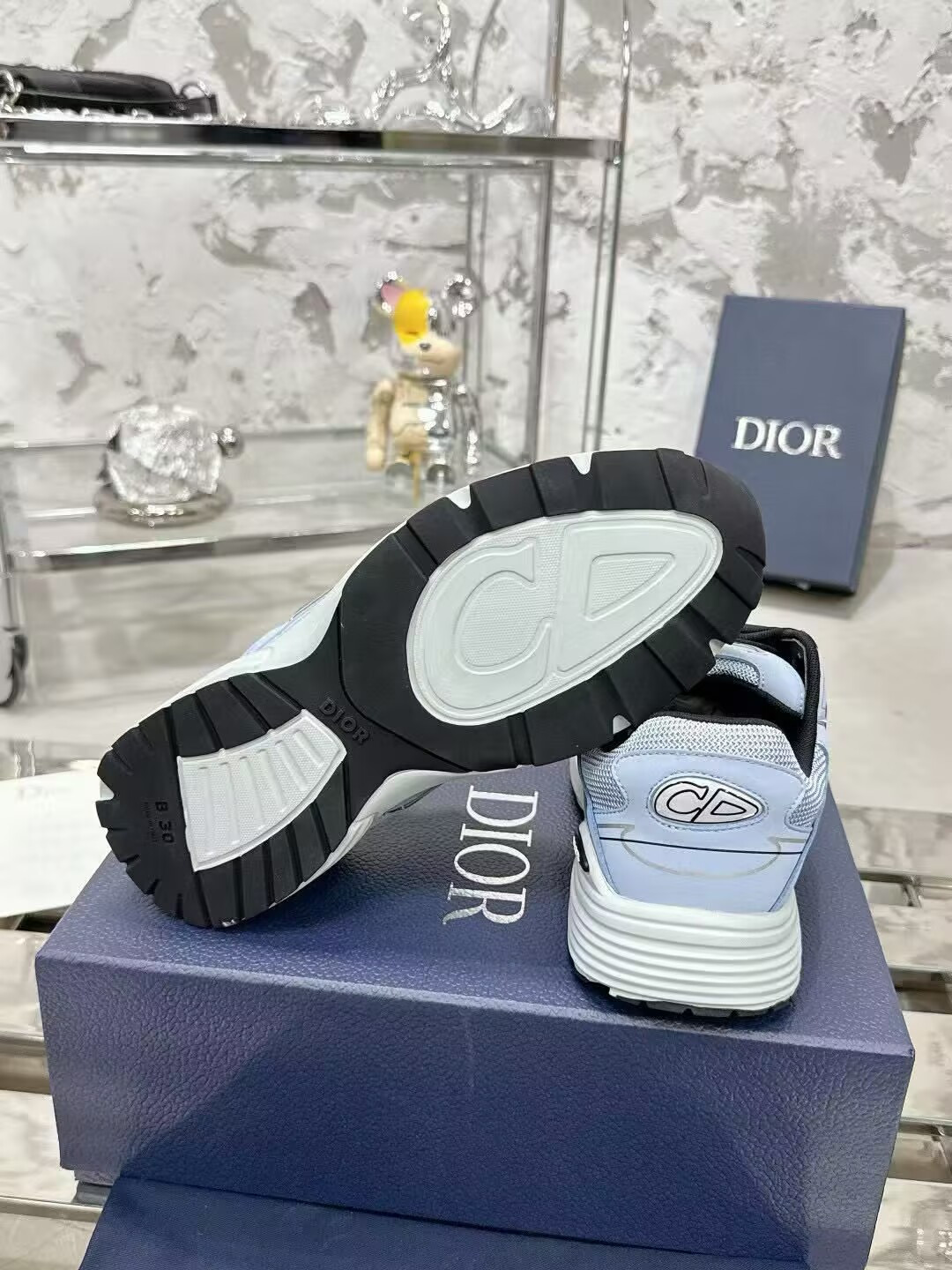 ua D*or b30