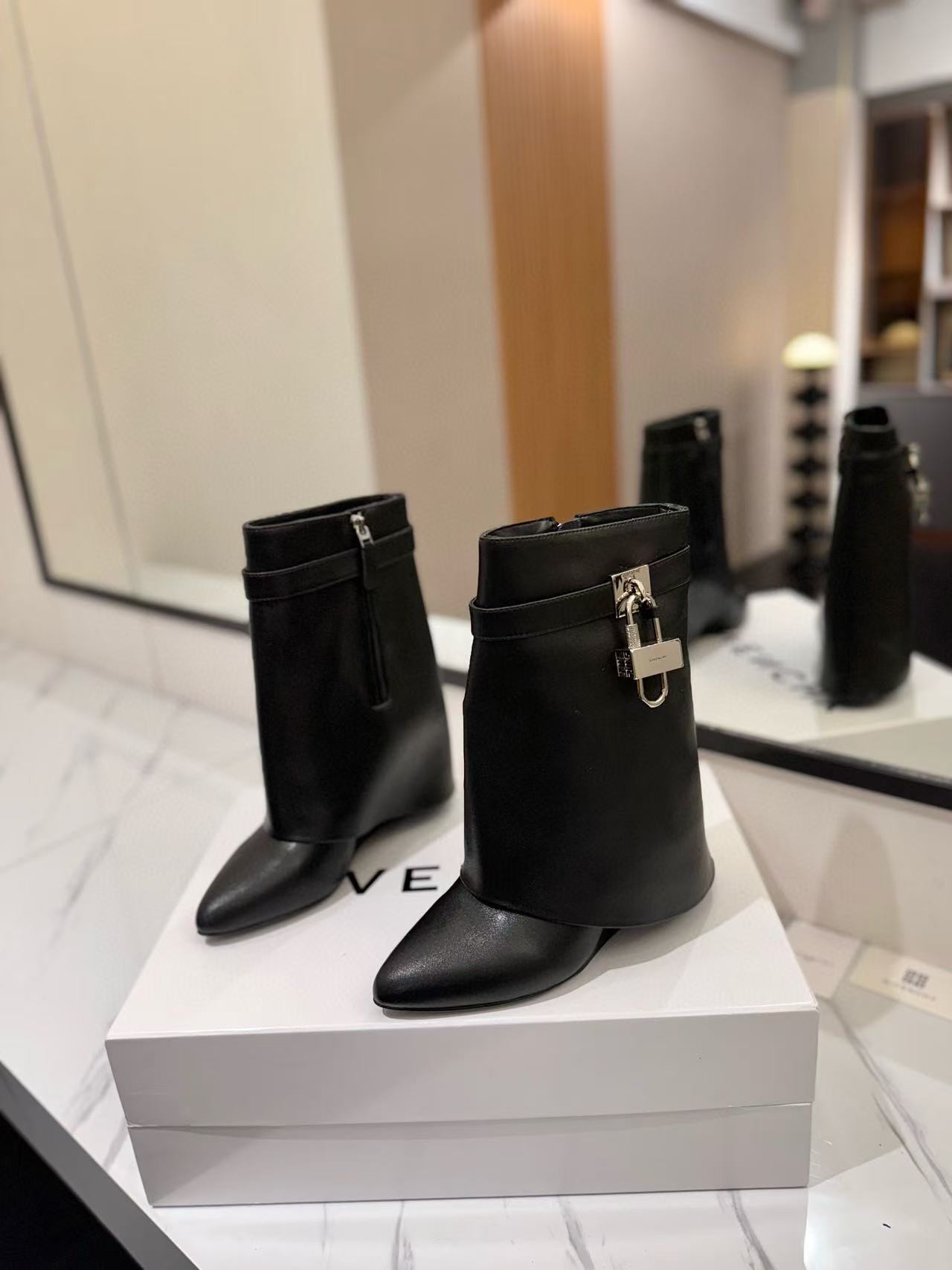 UA Givenchy boots