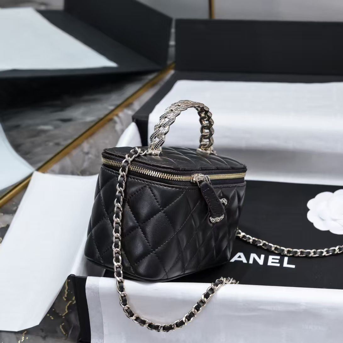 Ch*el clutch with chain 10x16x8cm