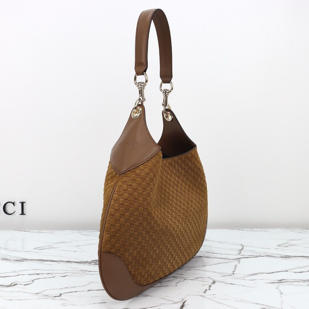 G*u*i b shoulder bag 42x 36x 2cm