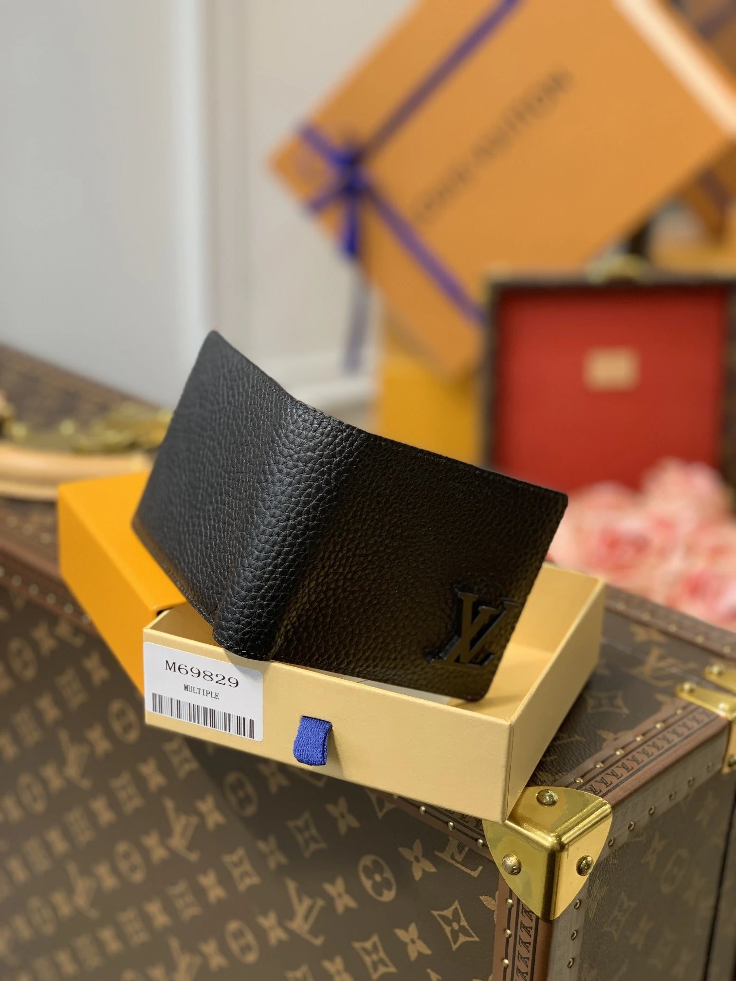 LV Christmas MULTIPLE WALLET M69829
