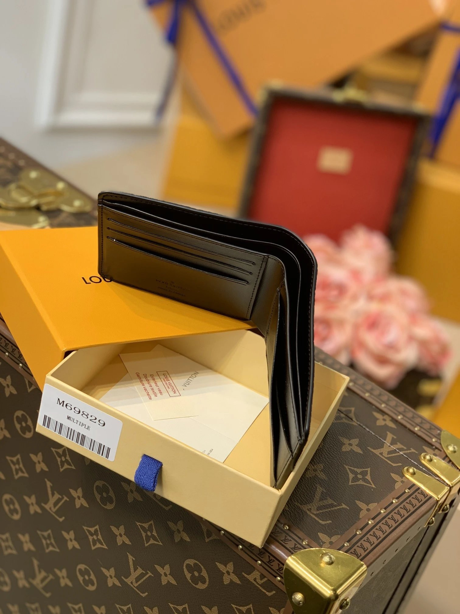 LV Christmas MULTIPLE WALLET M69829