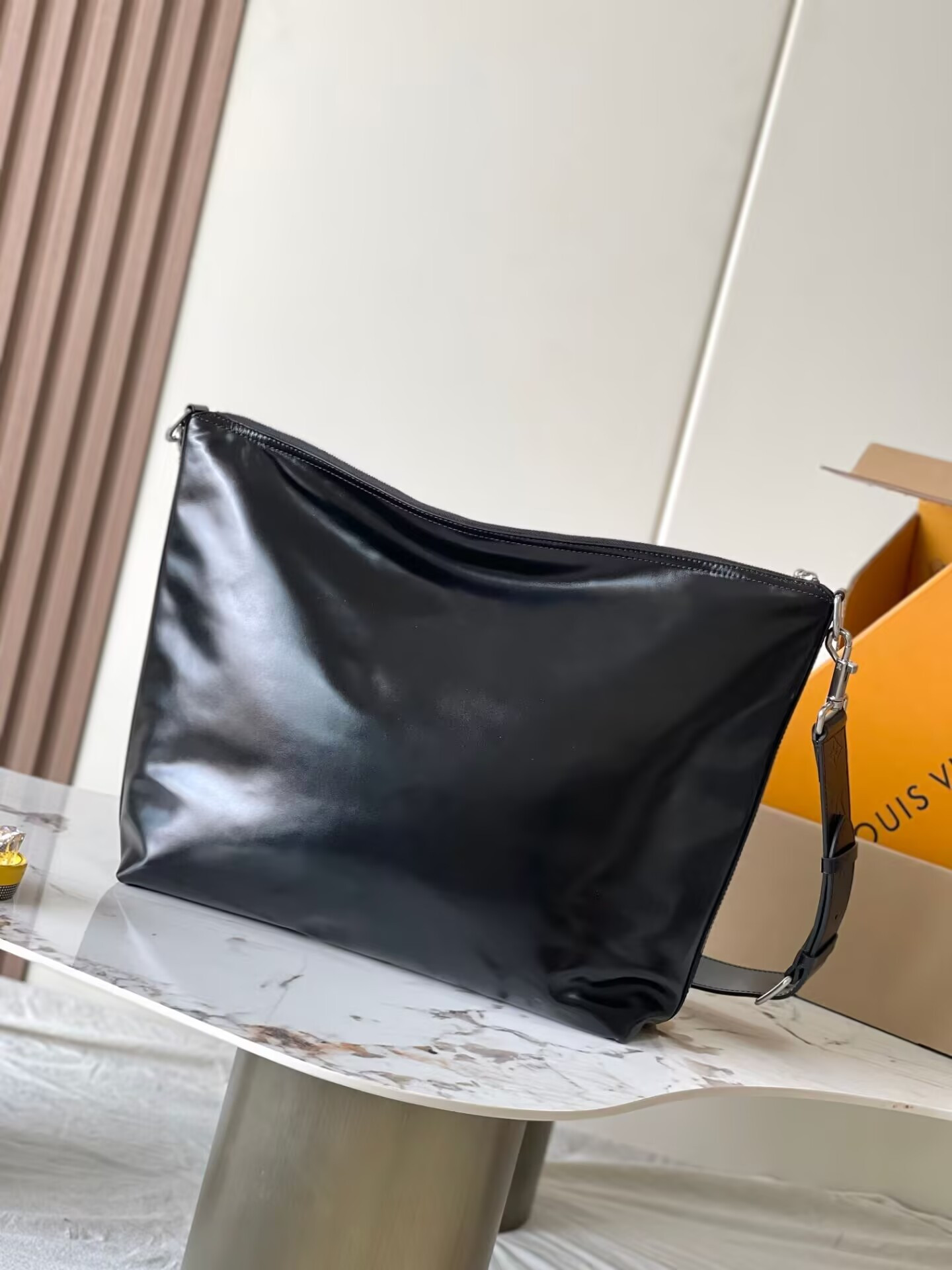 LV Vagabond Hobo M13986 38x35x12cm