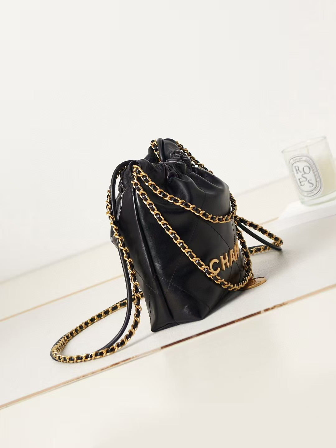 Ch*el 22 mini handbag shiny calfskin black 20 × 19 × 6 cm