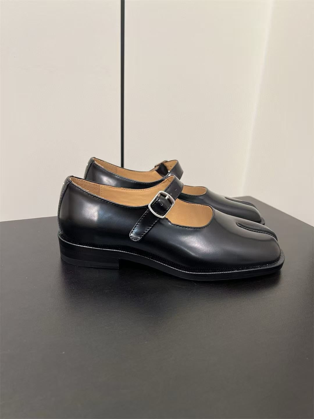 ua ma*s*n Ma*i*la mary jane shoes