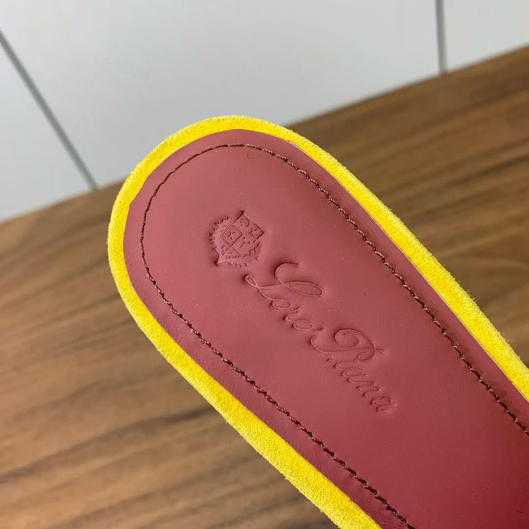 ua L**o p*ana summer charms sandal