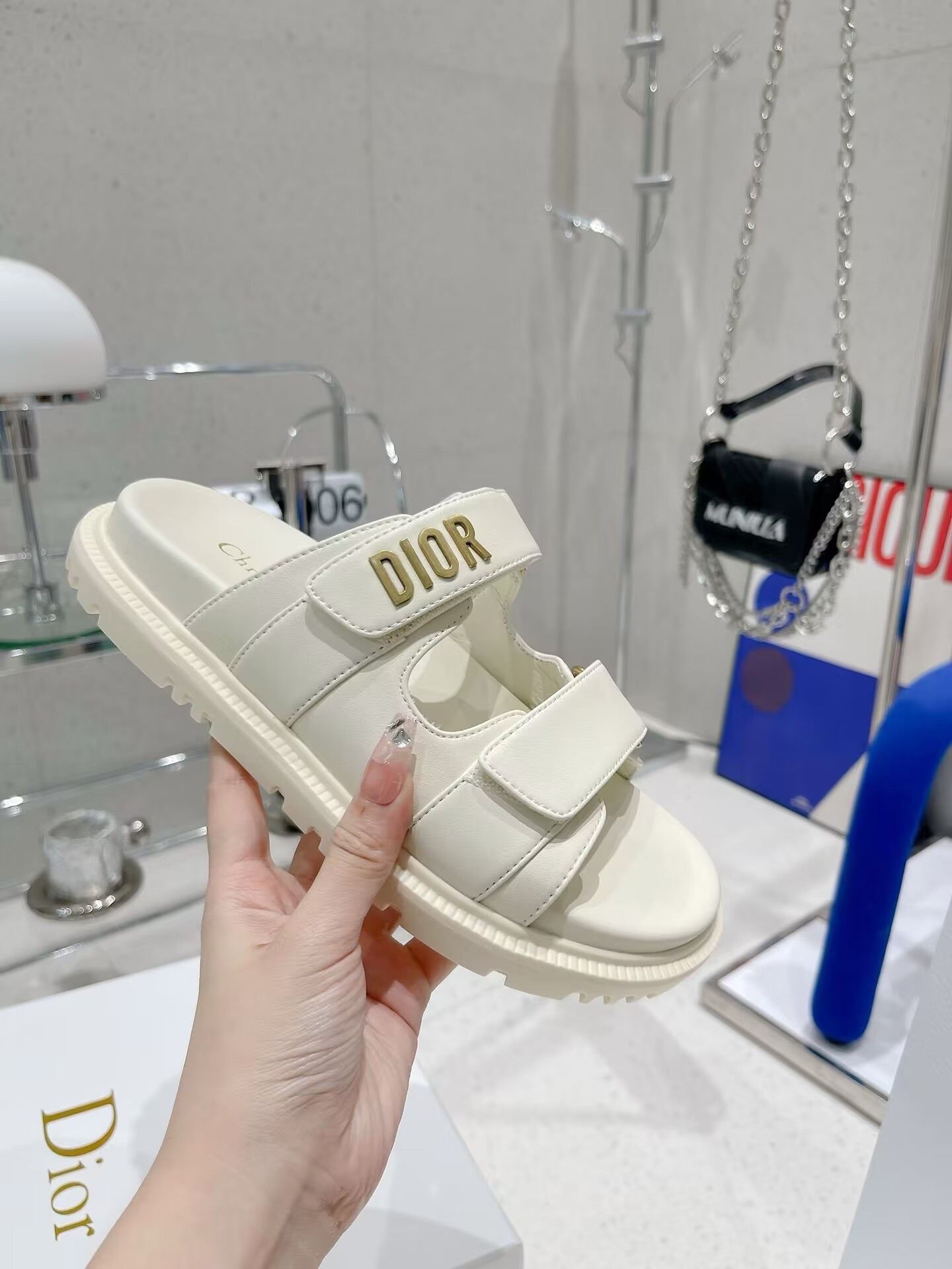 ua D*or D*oract sandal white