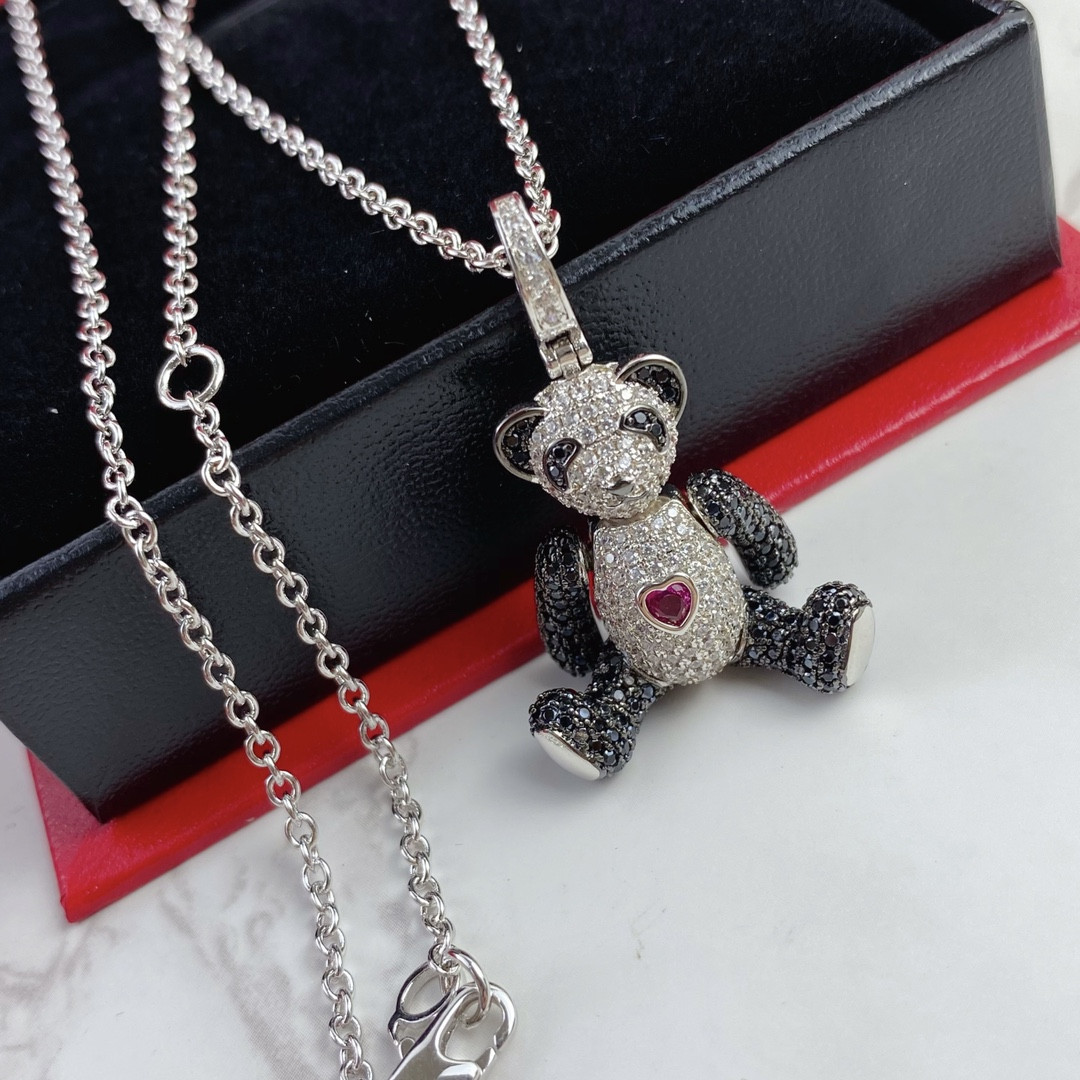 Qeelin Love Heart Bear Pendant Necklace