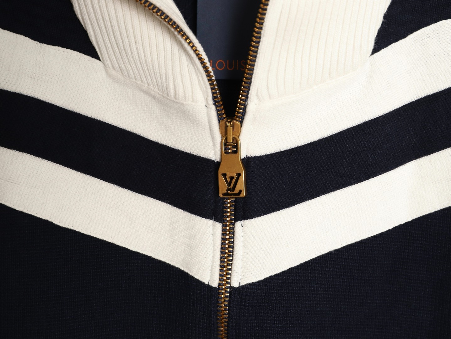 l0*is V*t0n lv sweaters coats