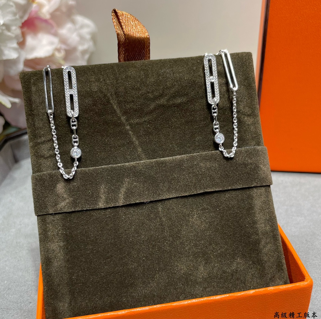 H**me5 fully di*m*nd-encrusted h chain stud earrings