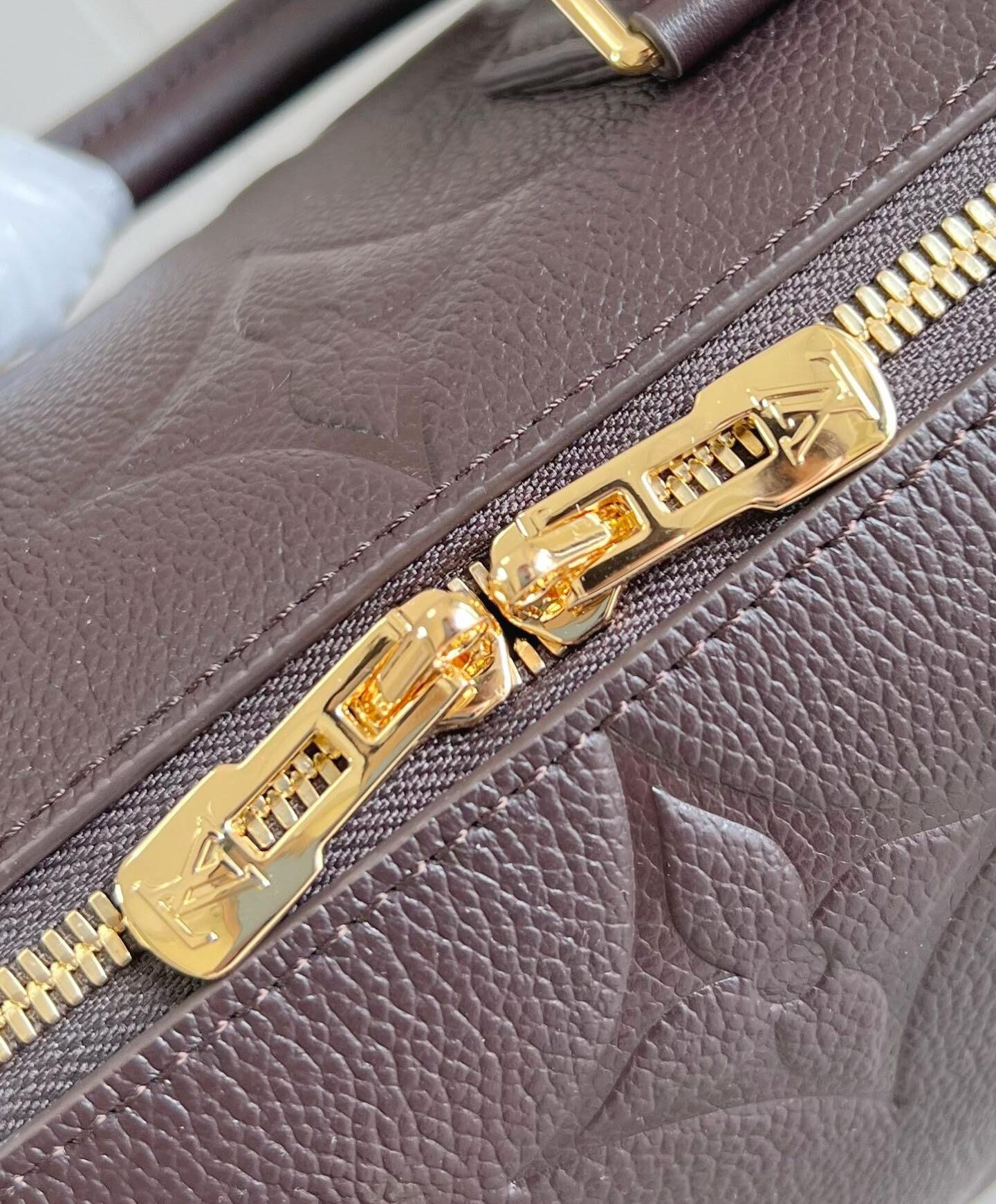 LV Speedy Bandoulière 25 M14043 25x19x15cm