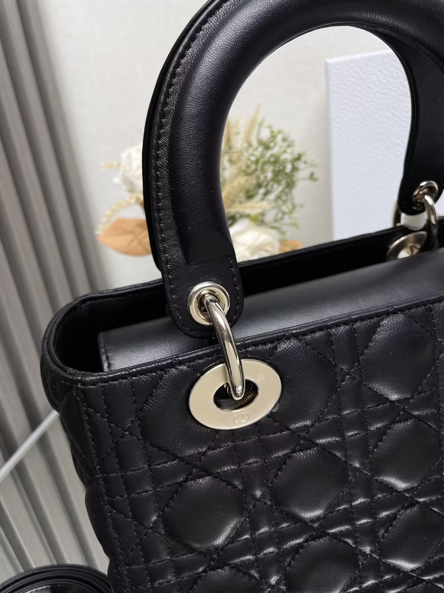 medium lady D*or bag 24 x 20 x 12 cm