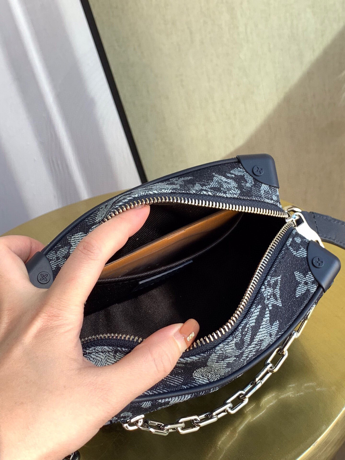 LV MINI SOFT TRUNK M80033