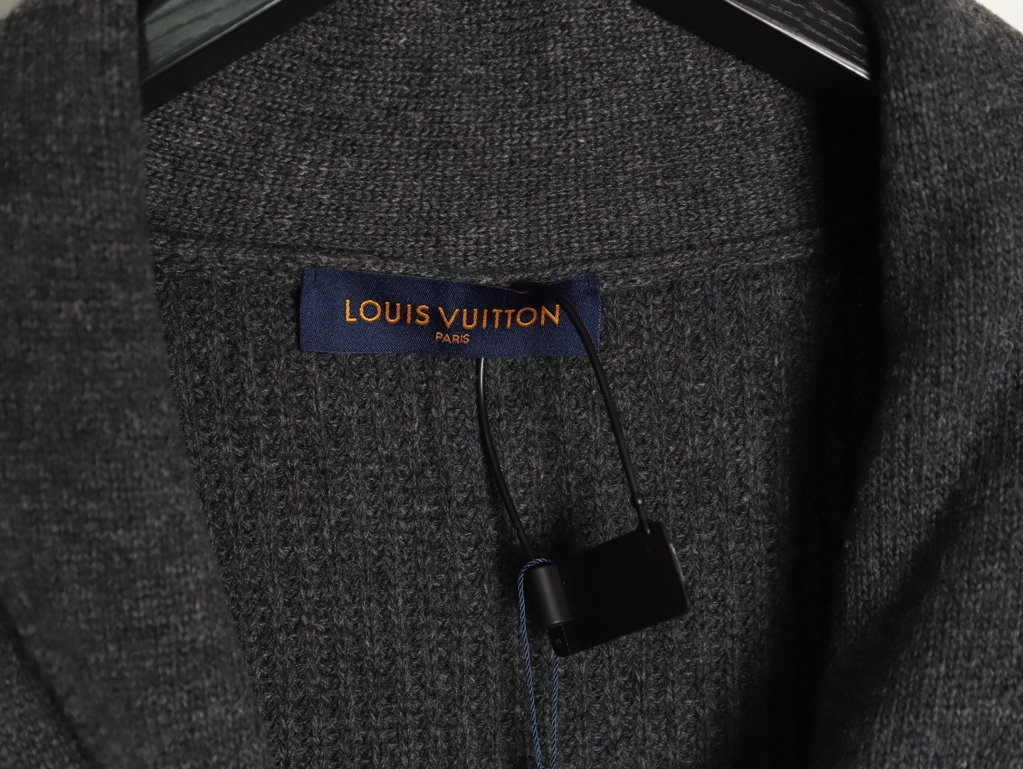 l0*is V*t0n lv 24fw cardigan sweaters